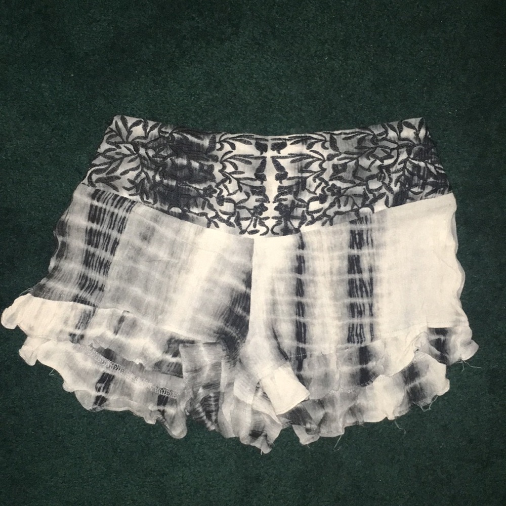 Frill detailed soft shorts
